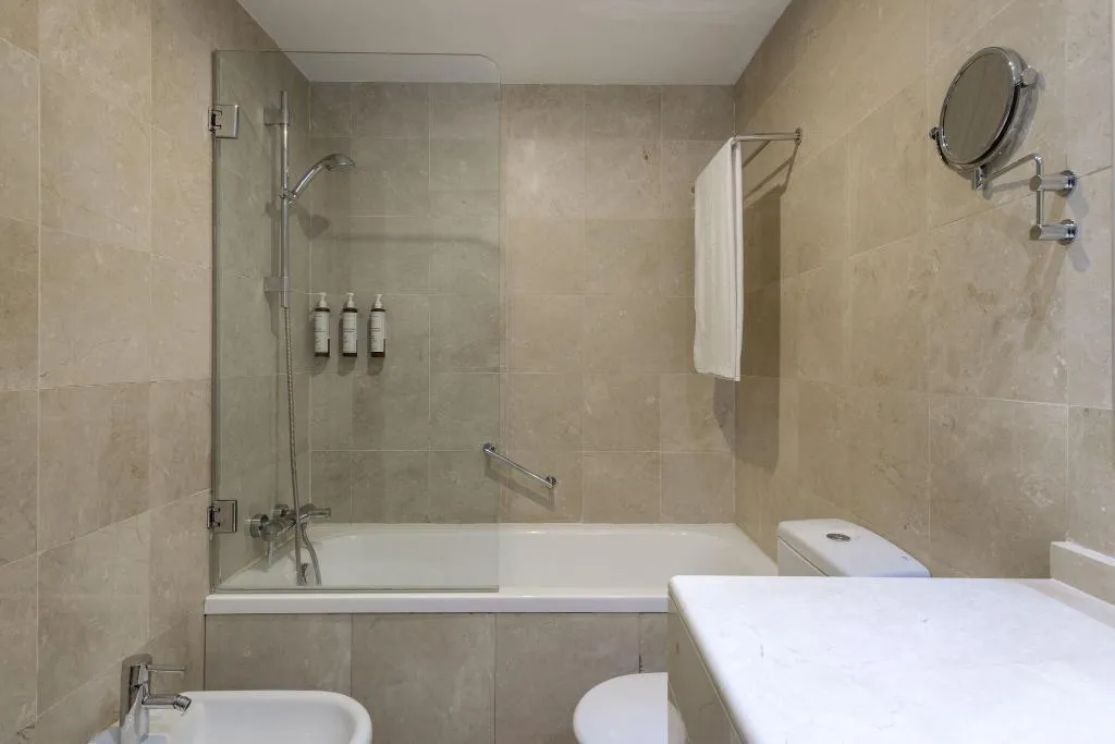 Room, AC Barcelona Victoria Suites, Barcelona