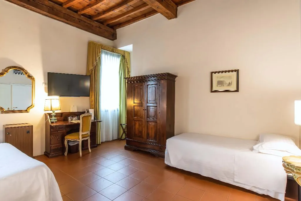 TRIPLE STANDARD Room, Machiavelli Palace, Florence