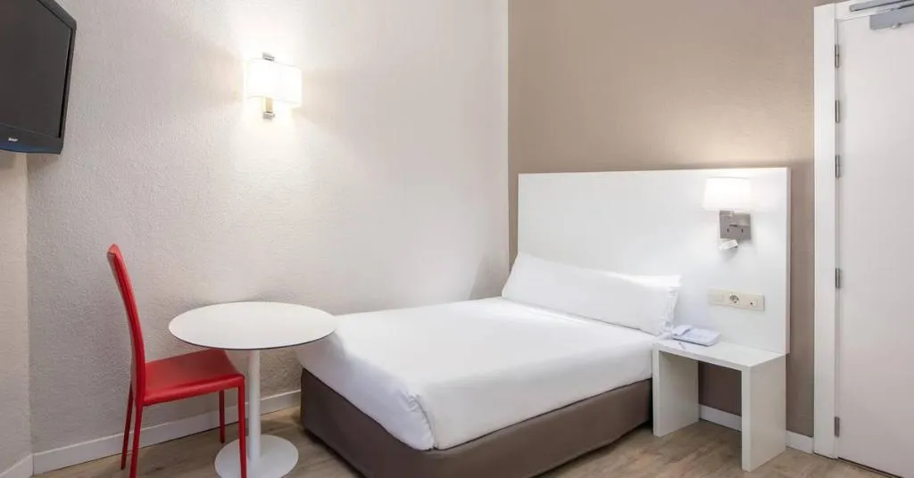 Room, Zel Madrid, Madrid