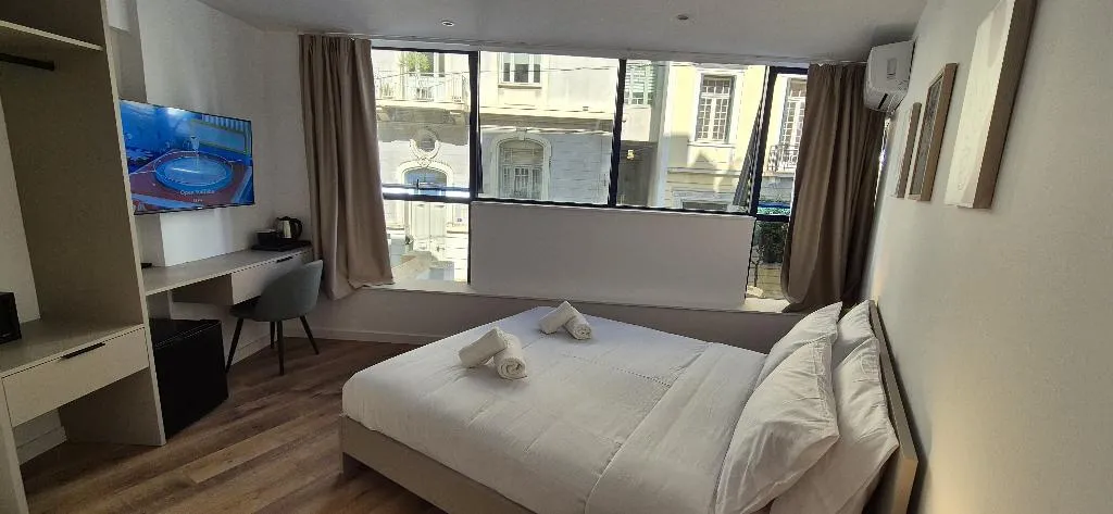 DOUBLE STANDARD Room, Figleaf Kypseli, Athens