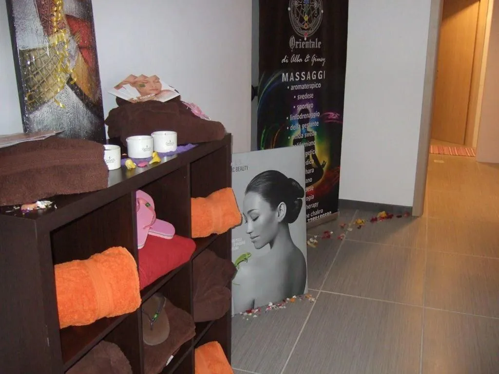 Sports and Entertainment, Tus Hotel, Palermo