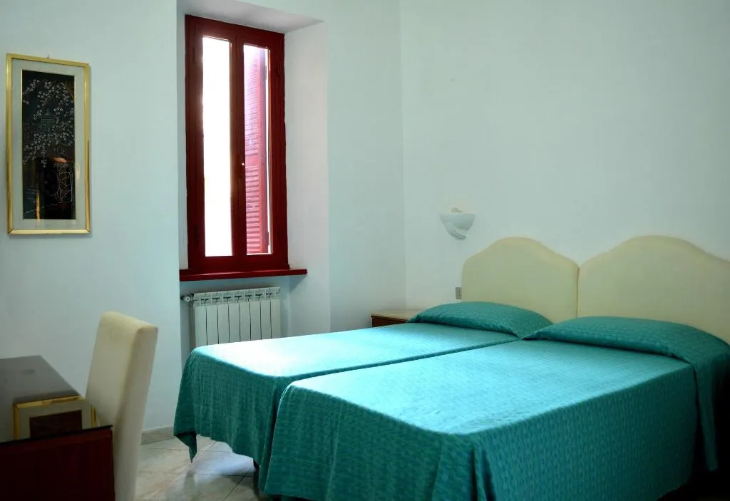 Room, Malaga, Rome