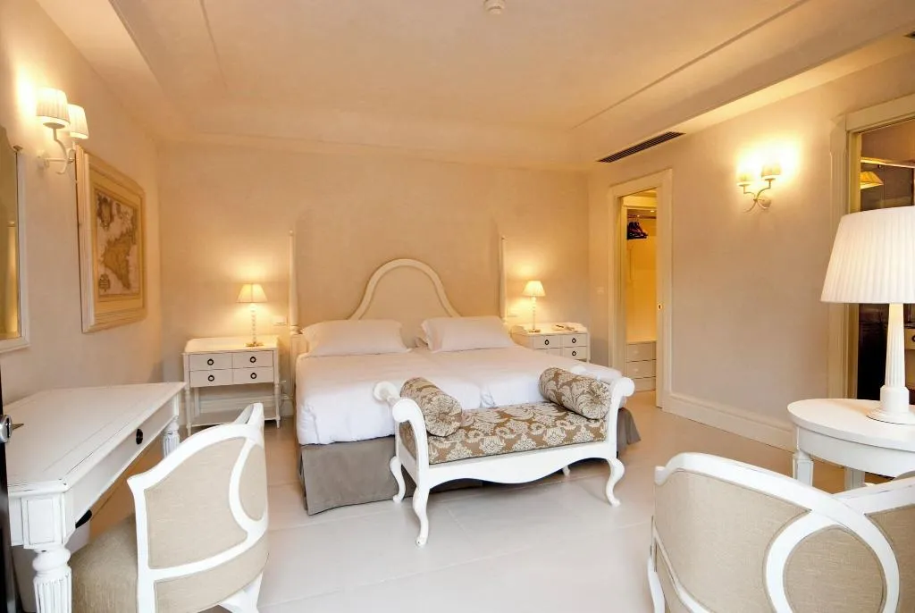 DOUBLE DELUXE QUEEN BED Room, Villa Athena, Catania