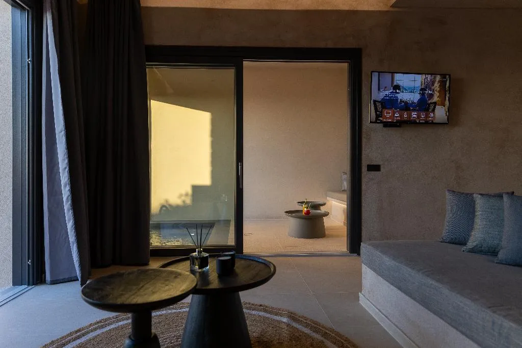 SUITE WITH PRIVATE POOL Room, North Santorini A Luxury Spa Hotel, Santorini