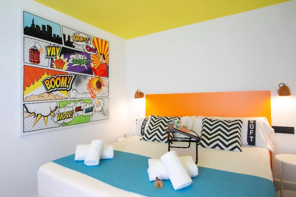 Room, Casual Pop Art Benidorm, Costa Blanca