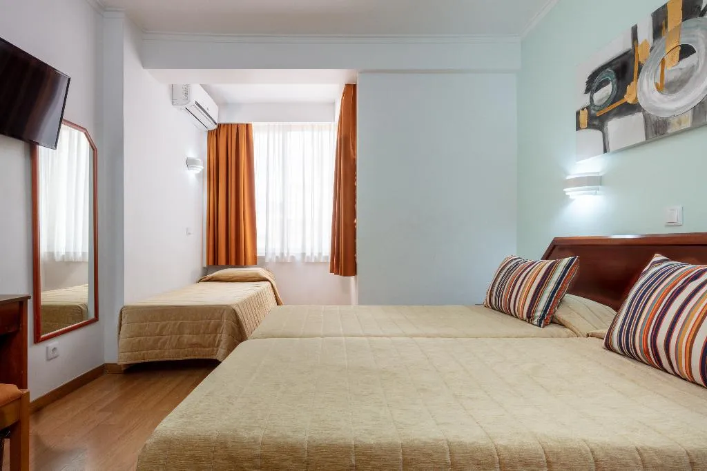 TRIPLE STANDARD Room, Anjos, Lisbon