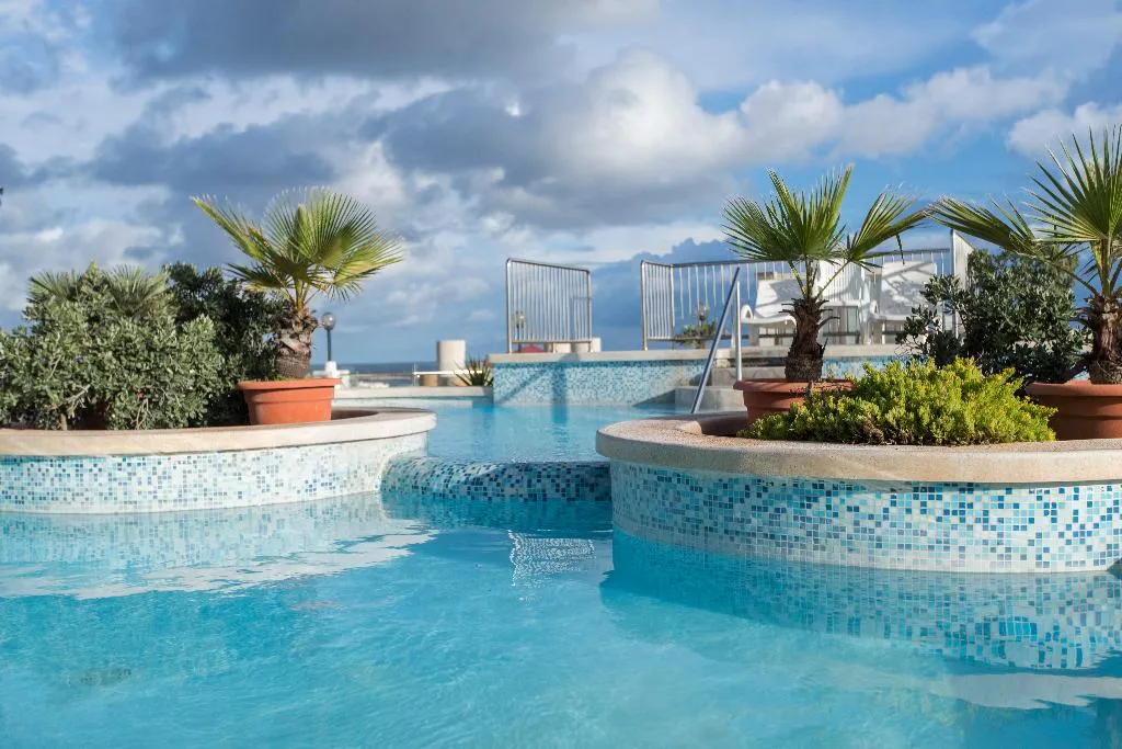Pool, Sunflower, Malta