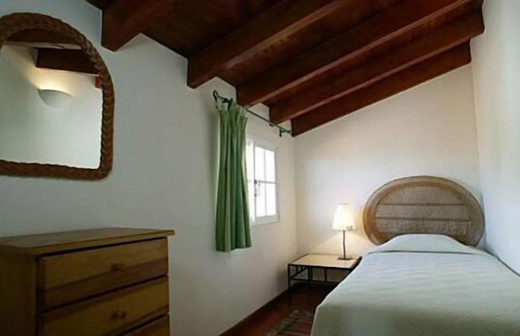 STUDIO WITH DOUBLE BED Room, Quinta Mae Dos Homens Garden Village, Madeira