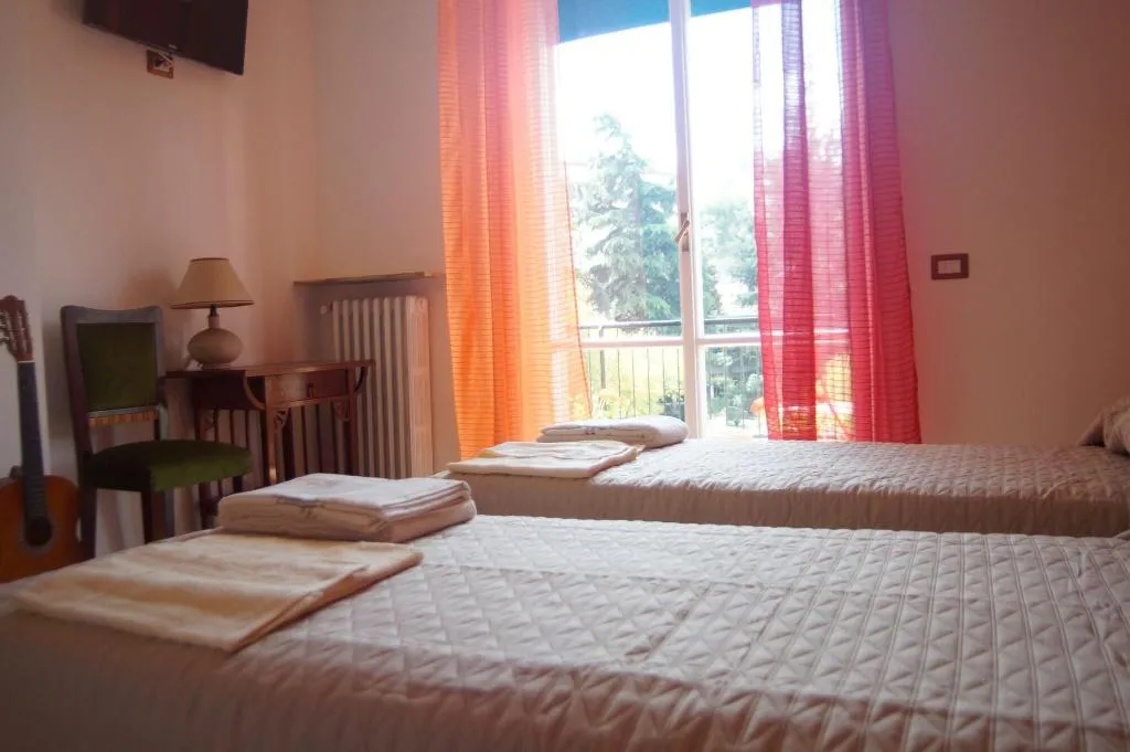 Room, B&B Bibliotechina, Naples