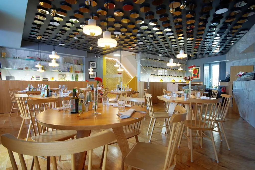 Restaurant, Solar Dos Mouros, Lisbon