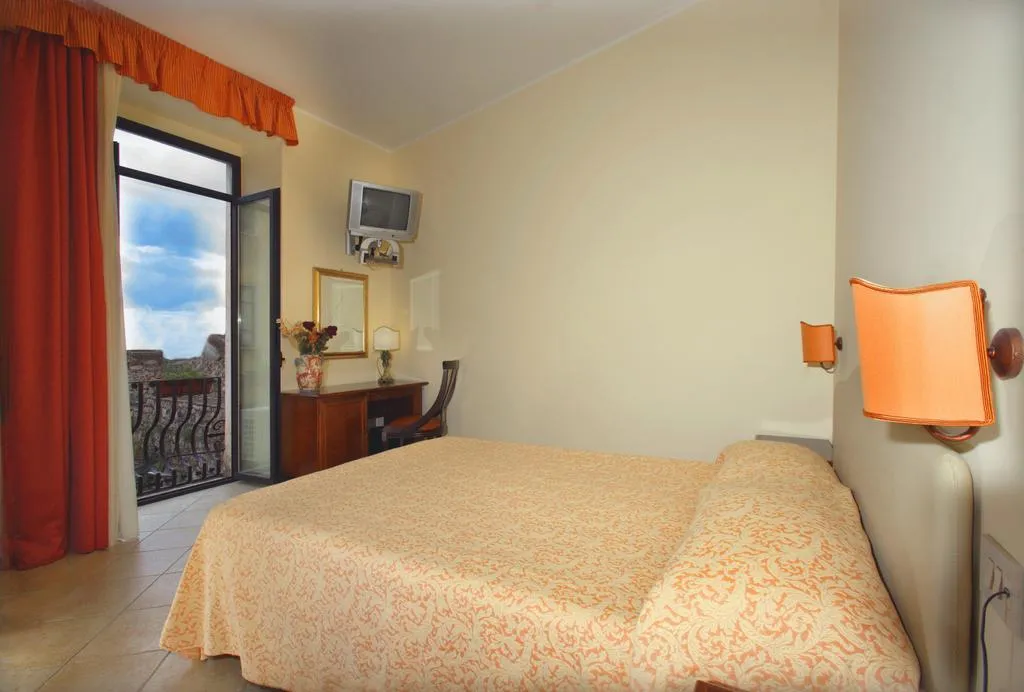 General view, Del Corso, Taormina