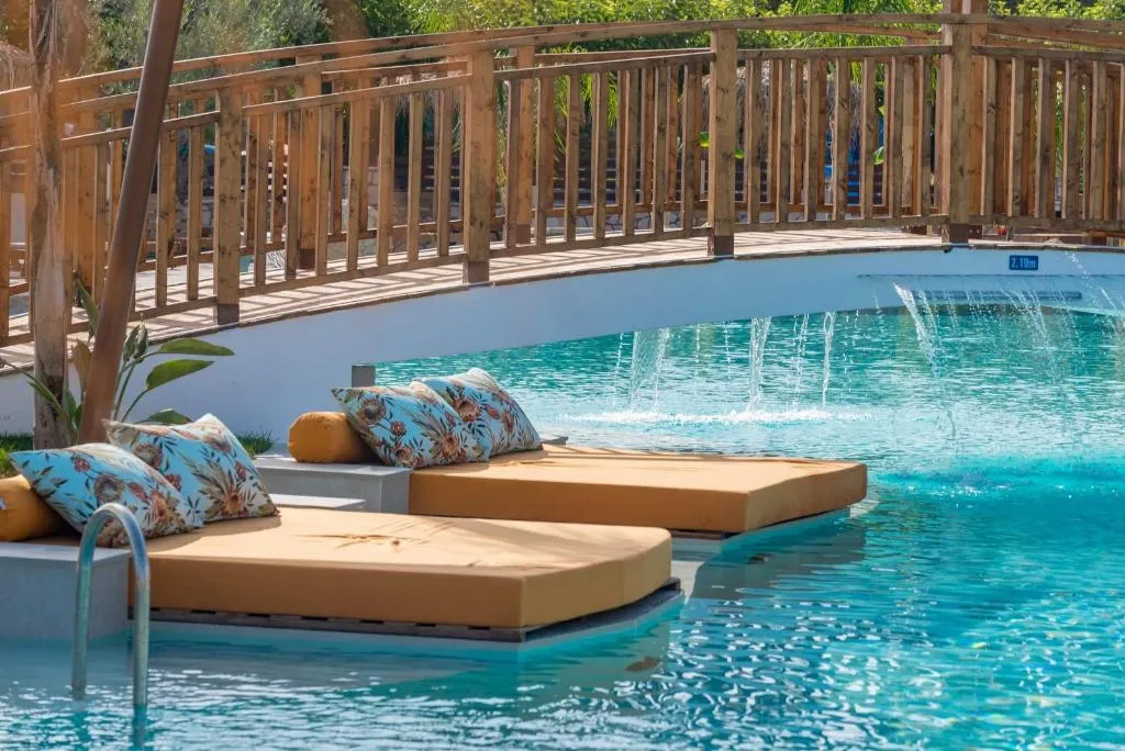 Pool, Letsos, Zante