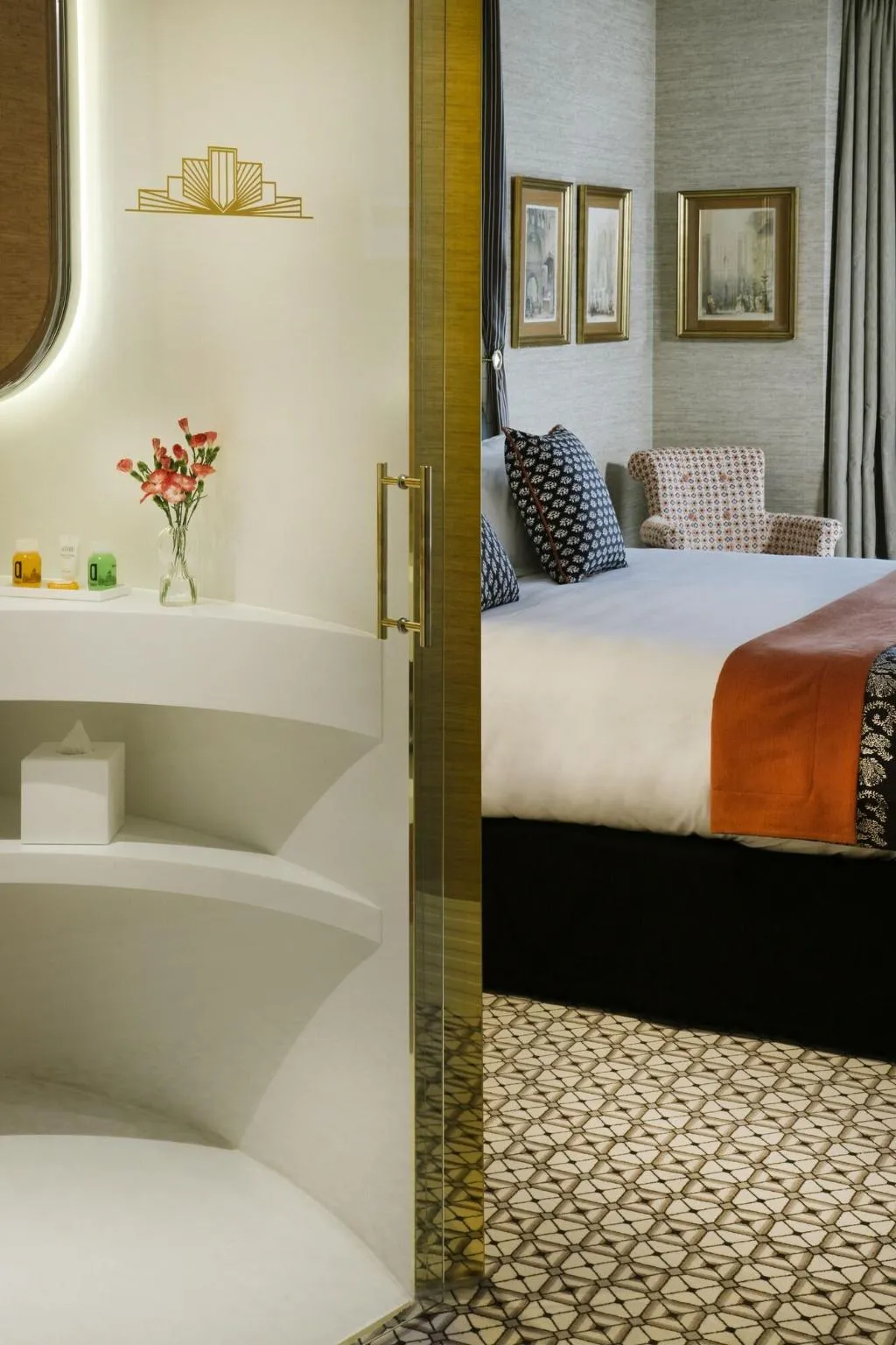 JUNIOR SUITE KING SIZE BED Room, The First One Hotel, Madrid