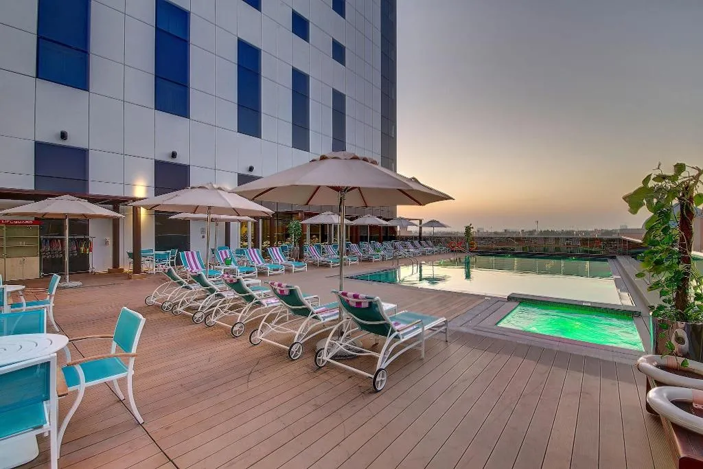 Pool, Premier Inn Dubai Ibn Battuta Mall, Dubai
