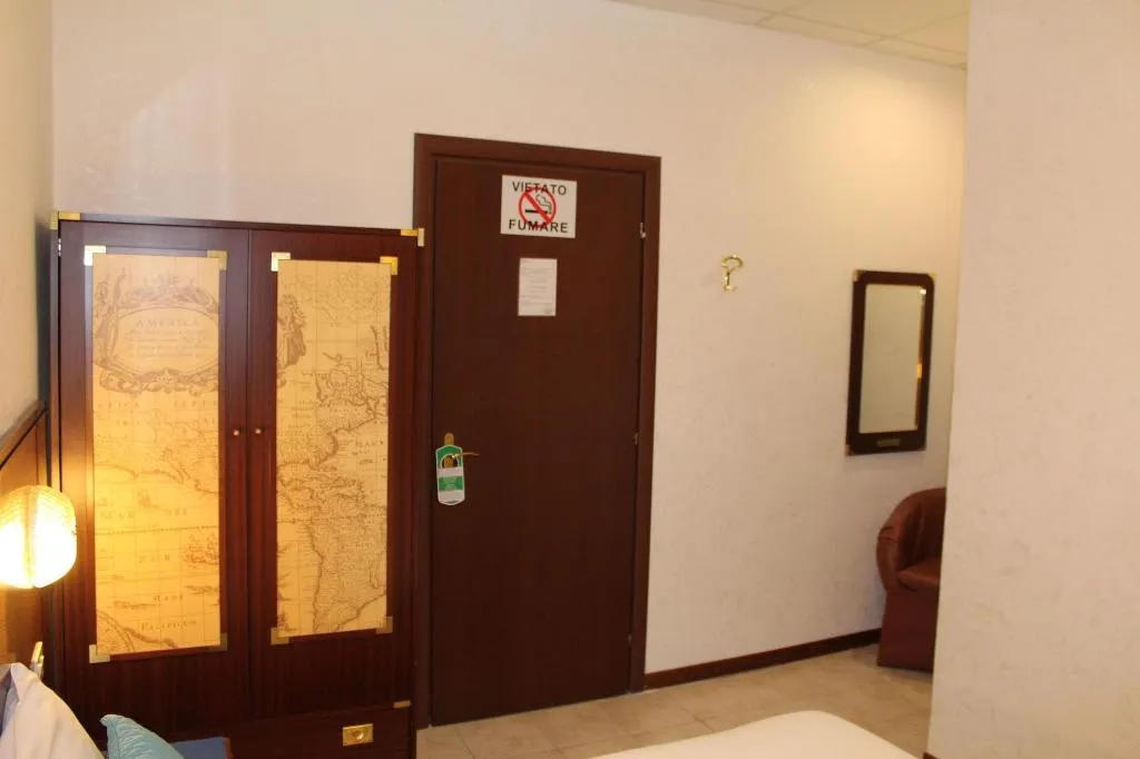 Room, B&B Galleria Frascati, Rome