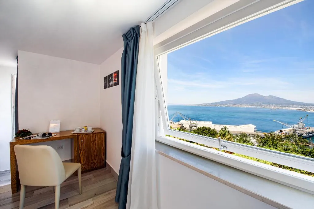 JUNIOR SUITE WITH JACUZZI Room, Relais Manfredi, Naples