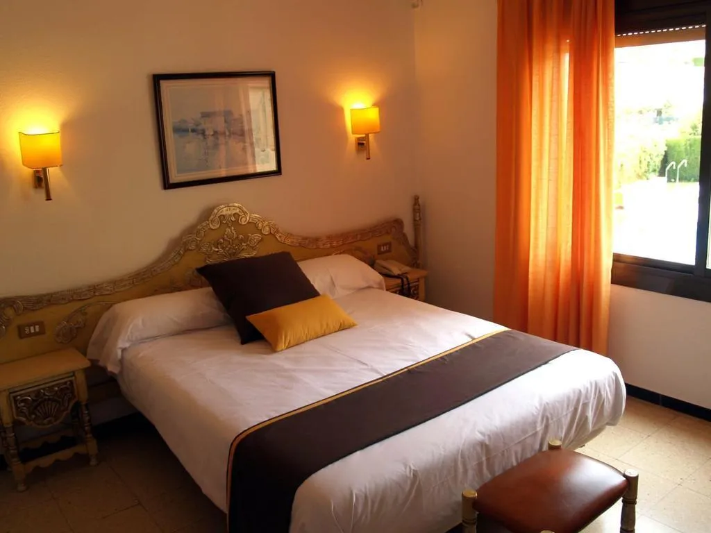 Double or Twin STANDARD Room, Hostal del Sol, Costa Brava