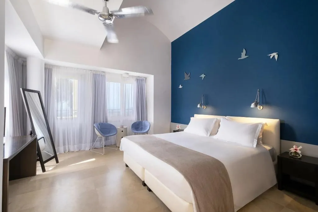 Double or Twin SEA VIEW Room, Majestic, Santorini