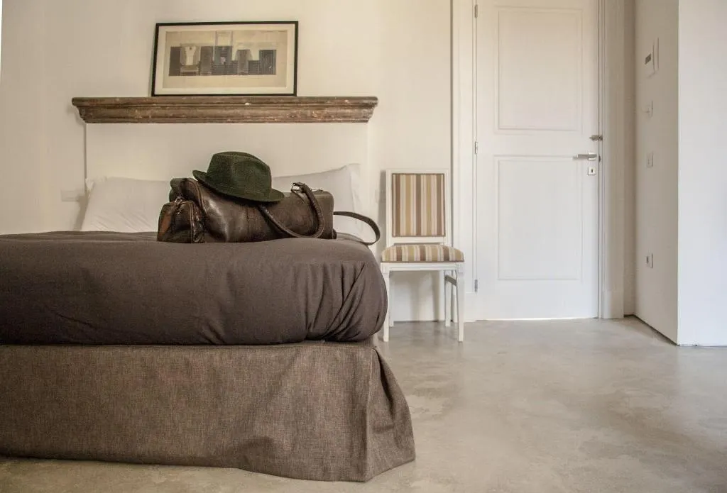 Room, Belledonne Suite & Gallery, Naples