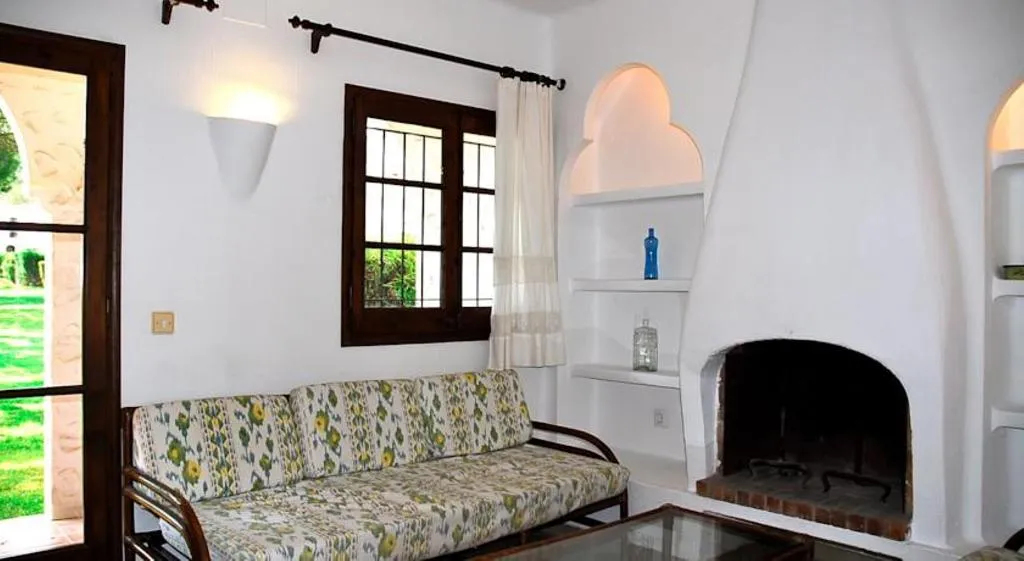 APARTMENT THREE BEDROOMS Room, Piverd Golf, Costa Brava