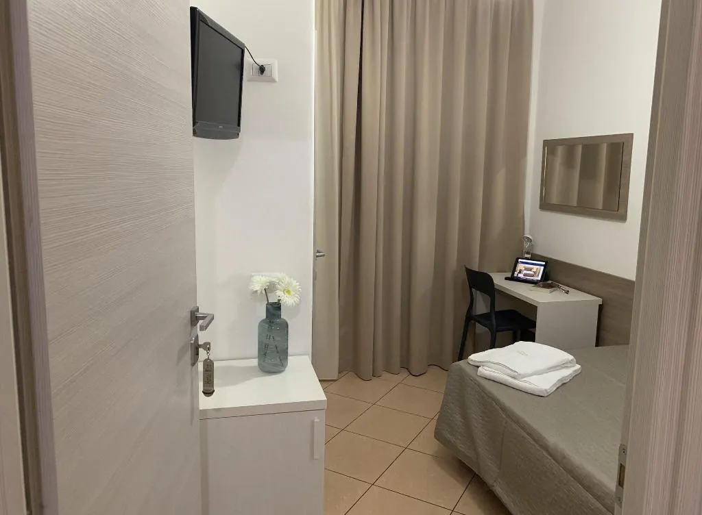 Room, Hotel Siro, Milan