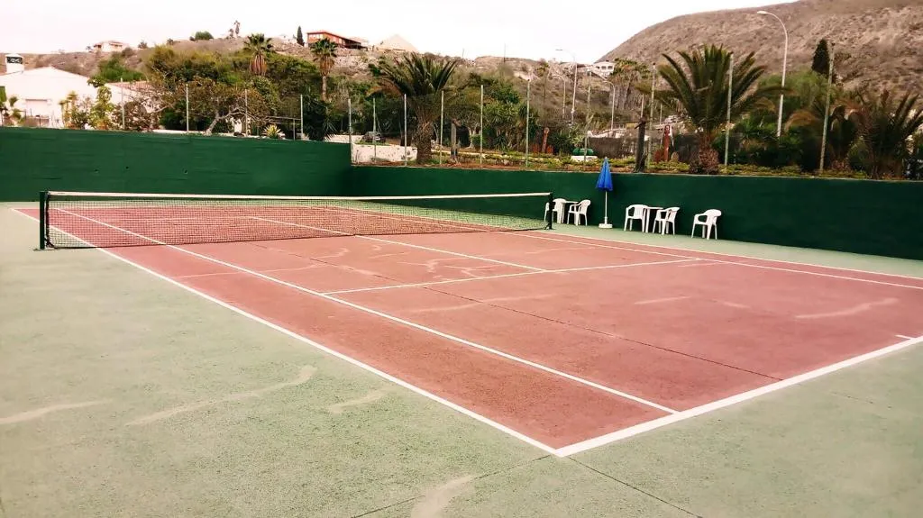 Sports and Entertainment, Los Claveles, Tenerife