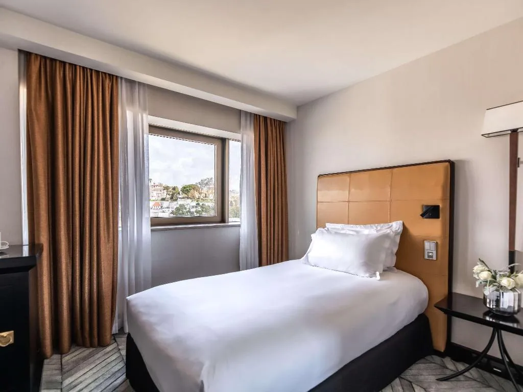 SINGLE CLASSIC Room, Sofitel Lisbon Liberdade, Lisbon