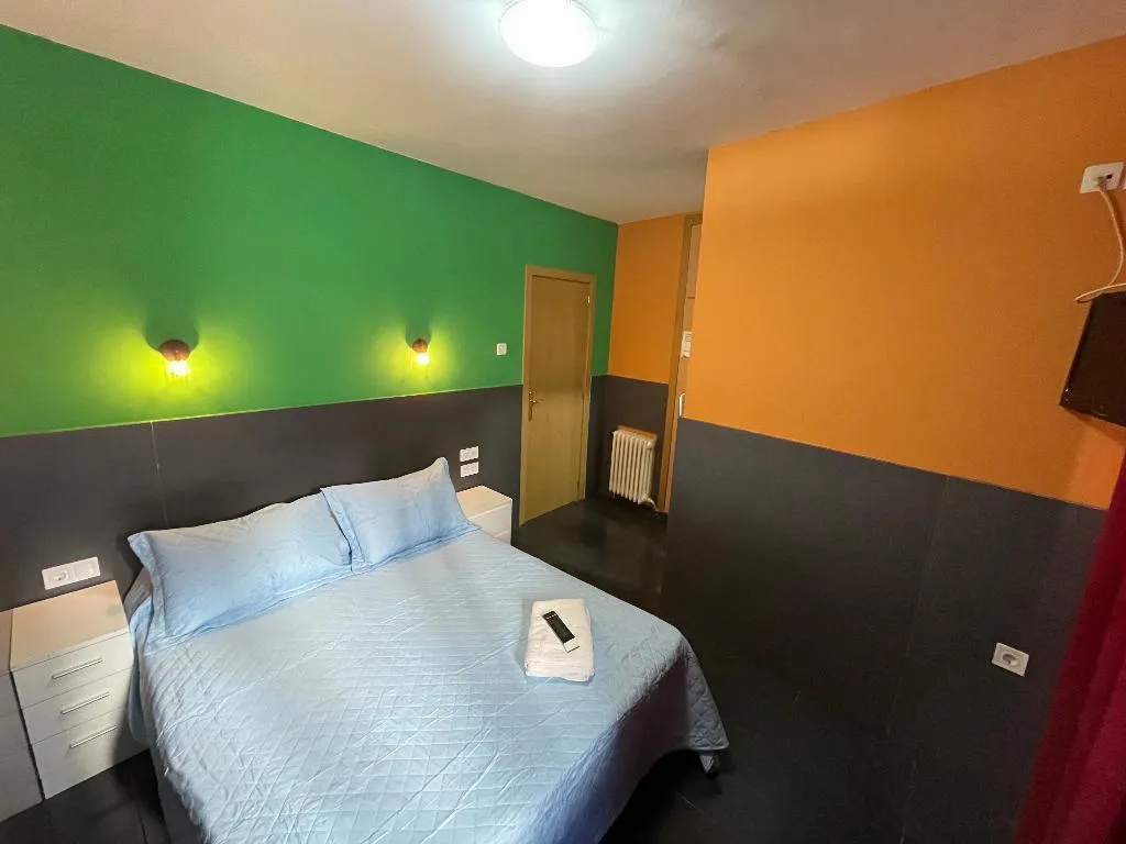 Double or Twin STANDARD Room, Hostal Numancia, Madrid