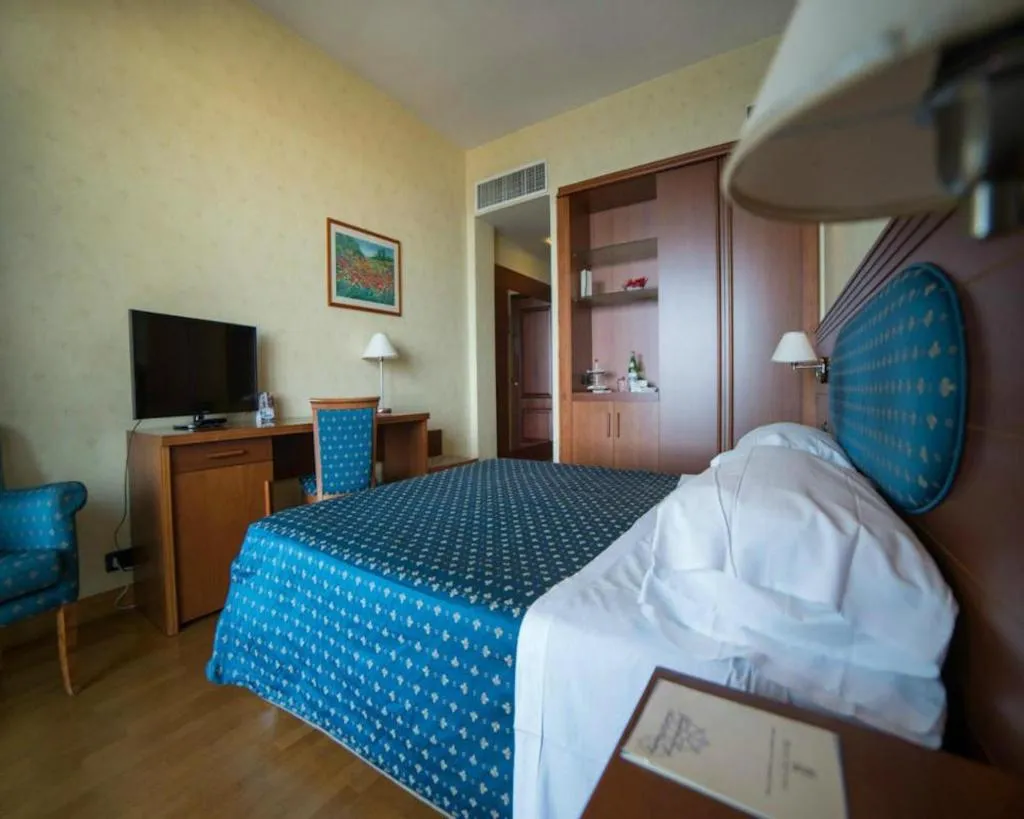 DOUBLE SINGLE USE SUPERIOR SEA VIEW Room, Hotel Nettuno, Catania, Catania