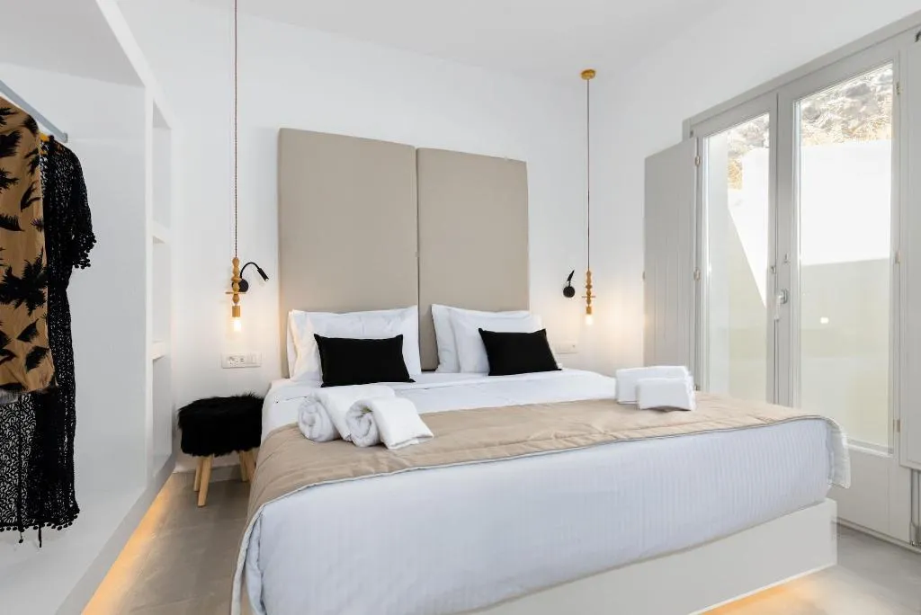 Room, Serapias Suites, Santorini