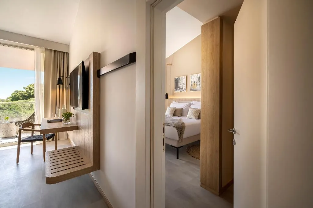 FAMILY ROOM STANDARD Room, Valamar Tirena Hotel, Dubrovnik