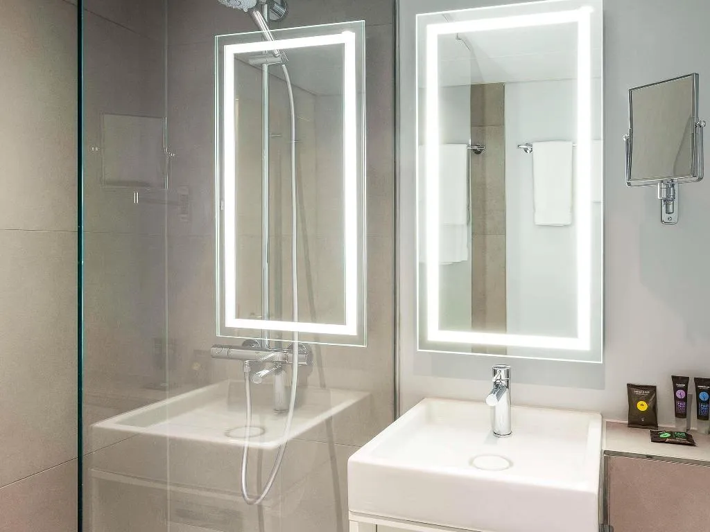 TRIPLE STANDARD Room, Novotel Amsterdam City, Amsterdam