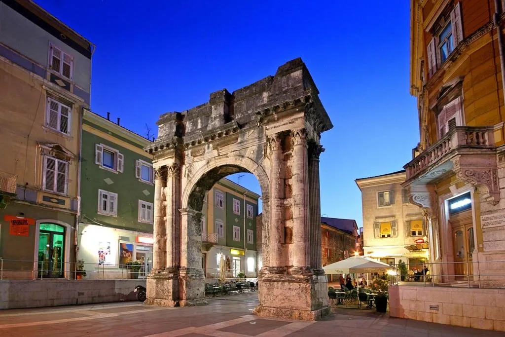 General view, City point rooms & more, Istria