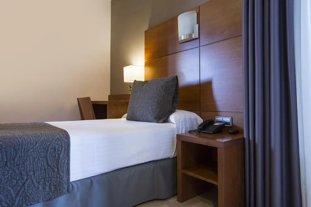 SINGLE STANDARD Room, Via Augusta, Barcelona