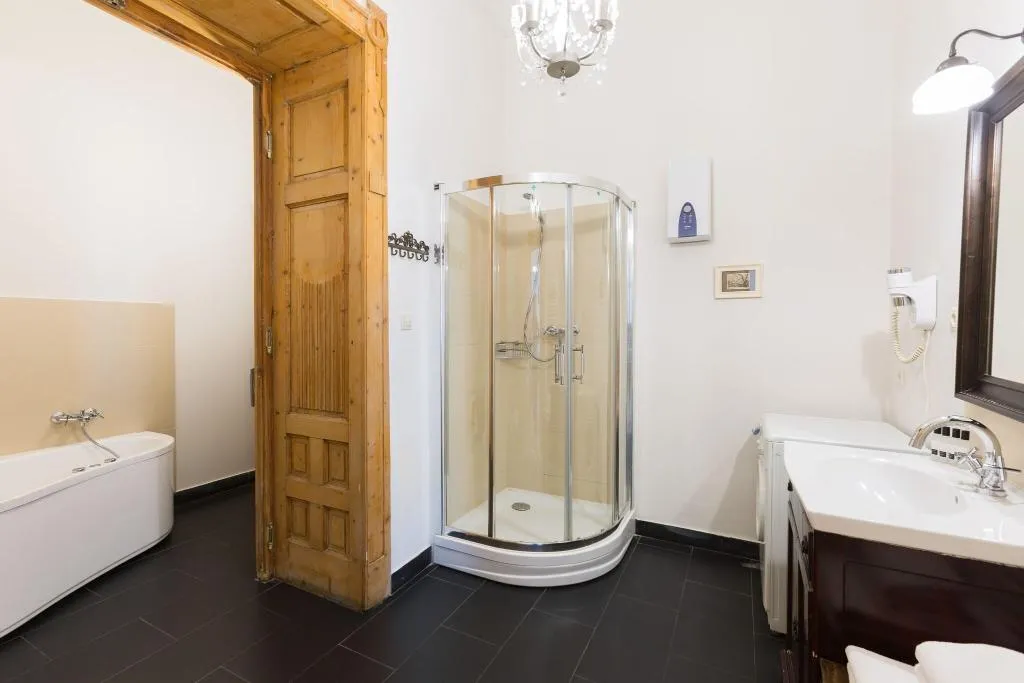 APARTMENT FOUR BEDROOMS Room, Antique Apartments Plac Szczepanski, Krakow