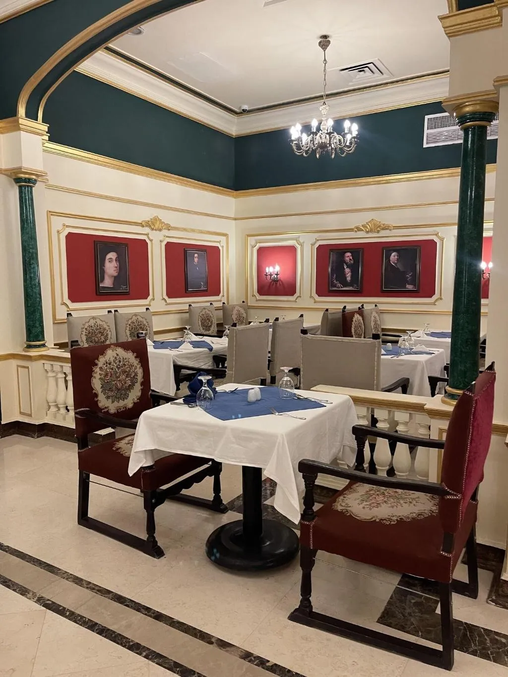 Restaurant, Cosmopolitan Cairo Hotel, Cairo