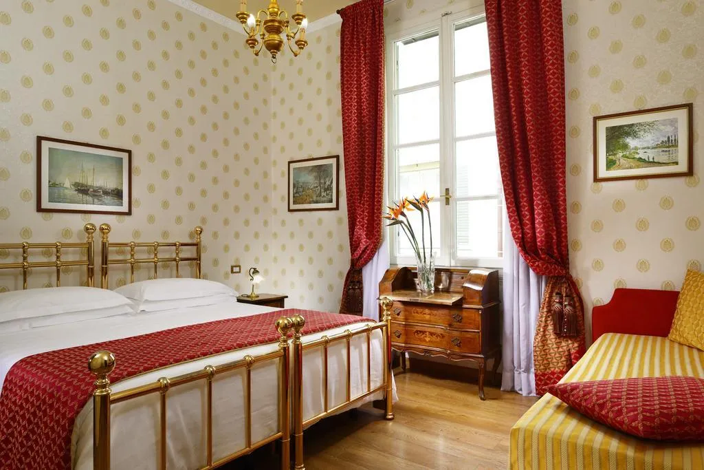 QUADRUPLE STANDARD Room, Pendini, Florence