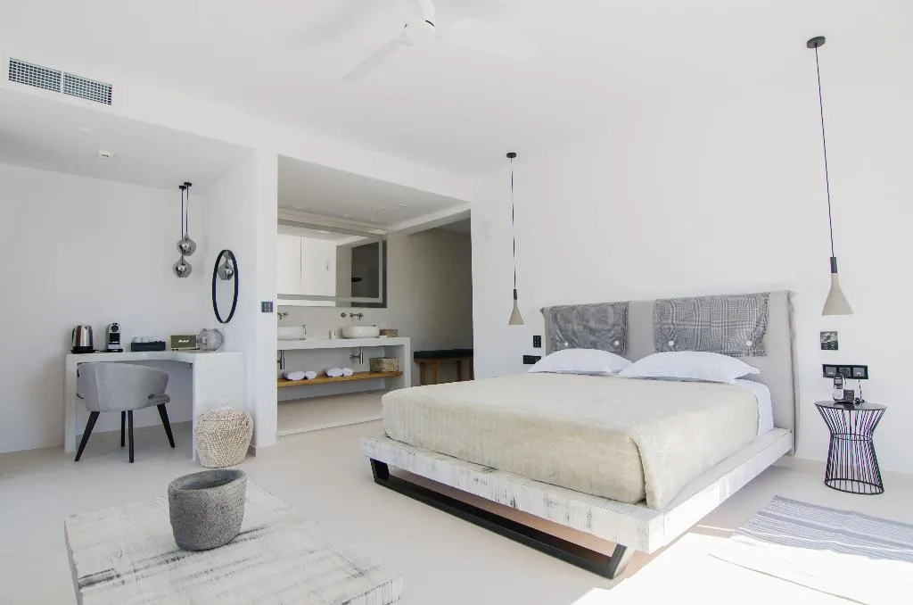 DOUBLE SUPERIOR Room, Lofos Village, Santorini