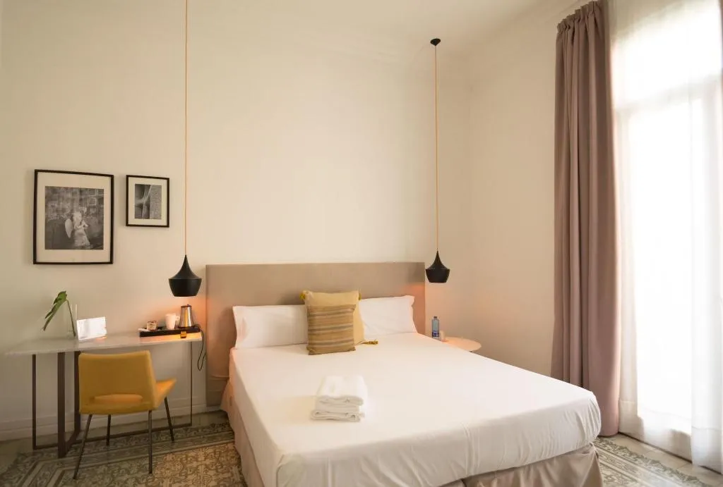 Room, Forgetmenot, Barcelona