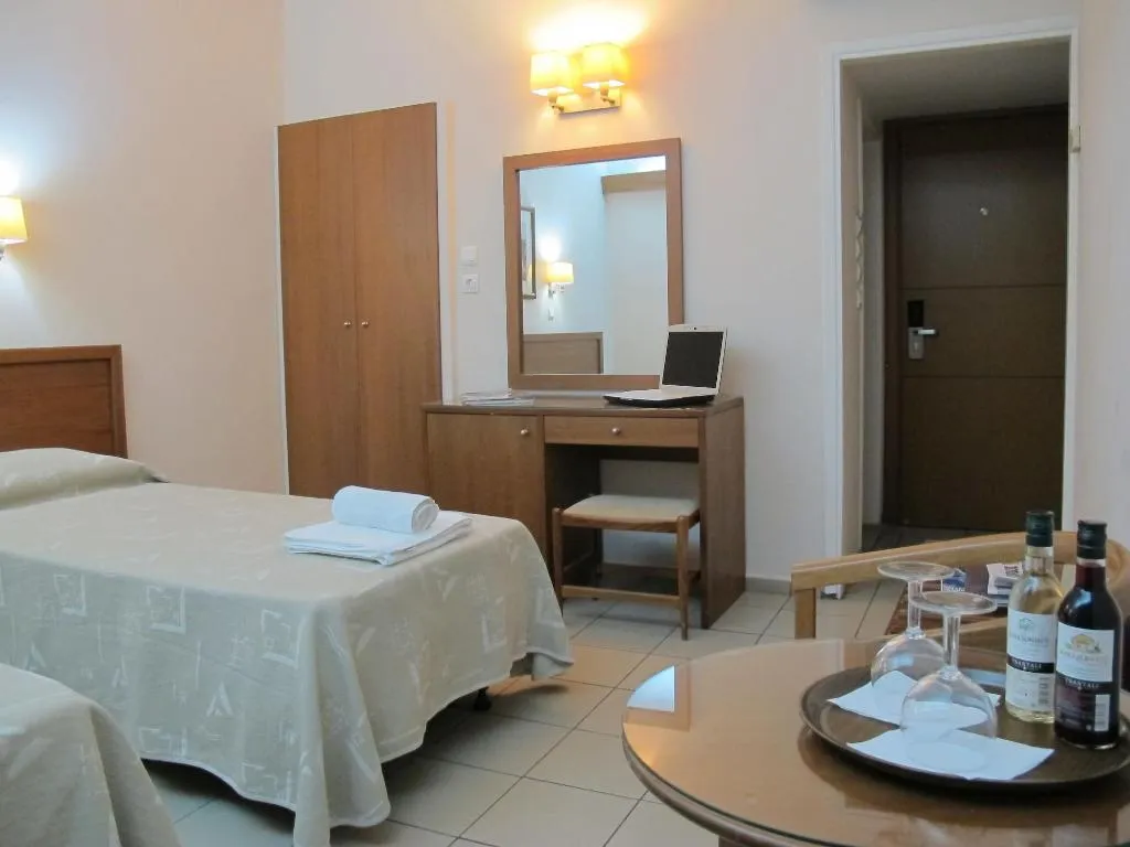 Room, Solomou Athens, Athens