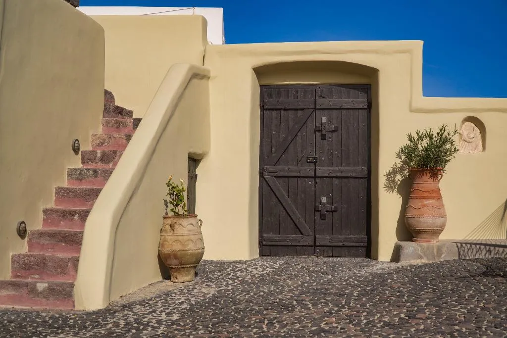 VILLA THREE BEDROOMS WITH PRIVATE POOL Room, Santorini Heritage Villas & Mansions, Santorini