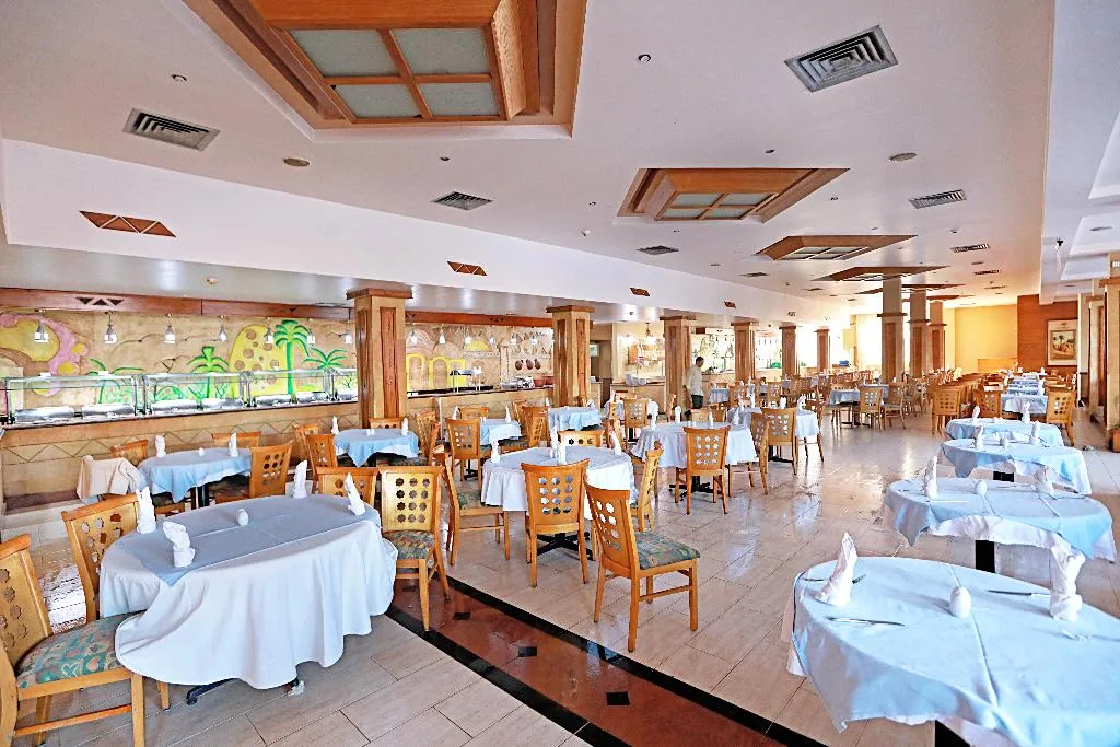 Restaurant, Le Pacha Resort, Red Sea Riviera