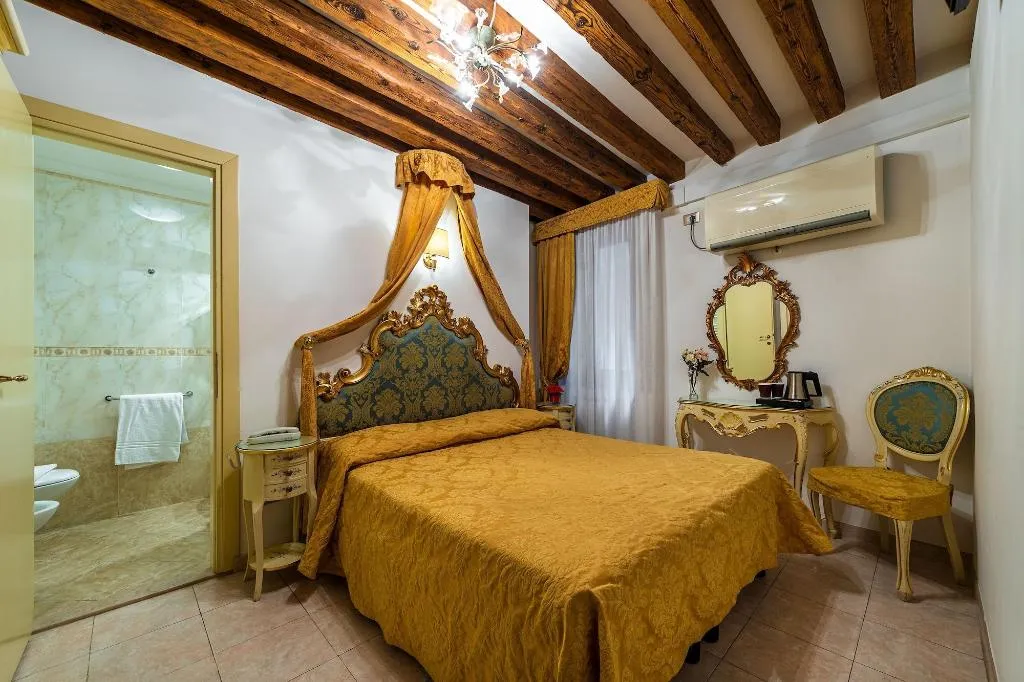 Room, Hotel Al Vagon, Venice