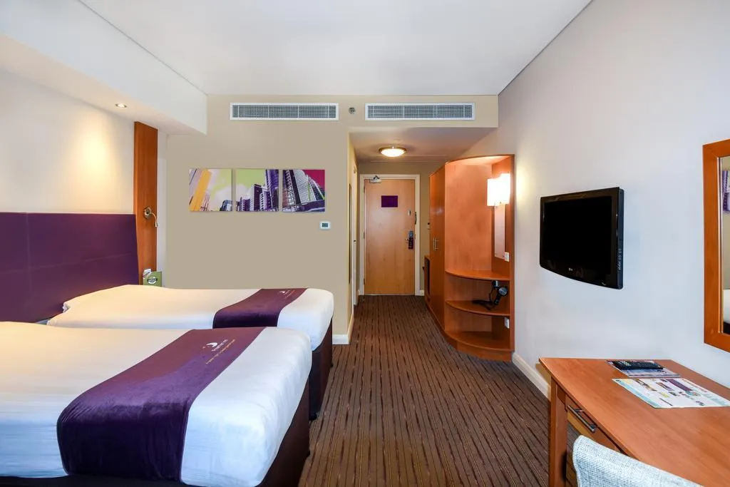 TWIN STANDARD Room, Premier Inn Dubai Investments Park, Dubai