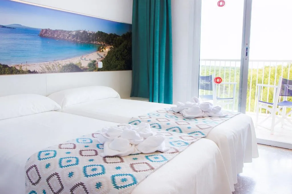 Double or Twin STANDARD Room, Club Hotel Aguamarina, Menorca