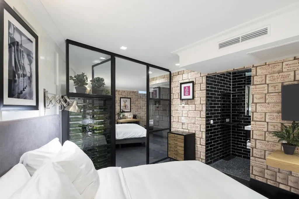 Room, The Highland House, Amsterdam