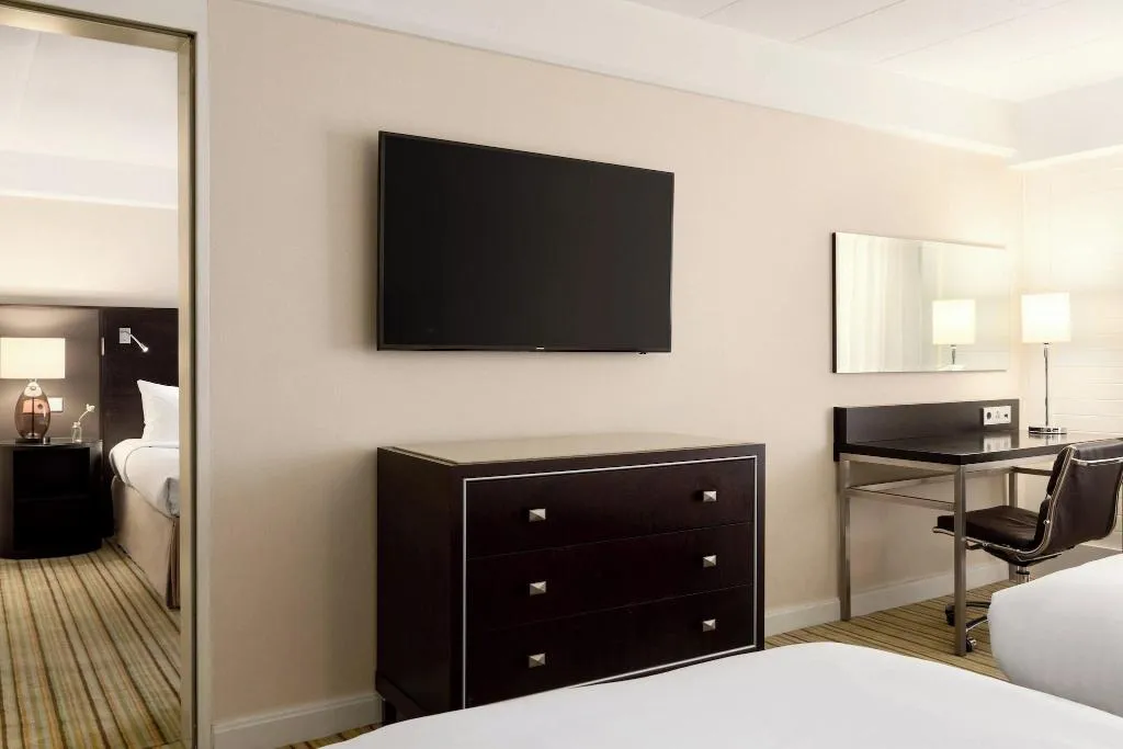 FAMILY ROOM WITH DOUBLE BED Room, Renaissance Amsterdam Hotel, Amsterdam