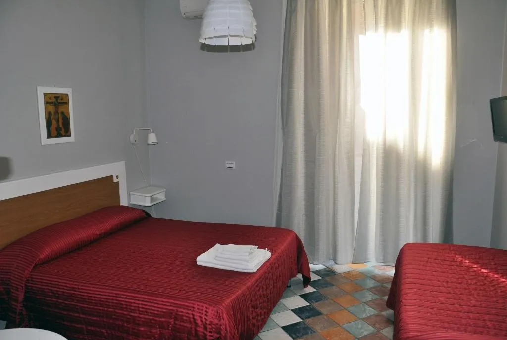 Room, Firenze 32, Naples