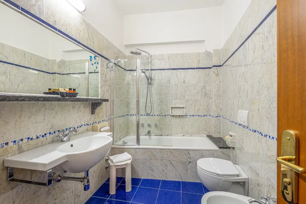 FAMILY ROOM TWO BEDROOMS ONE BATHROOM Room, Hotel City, Florence