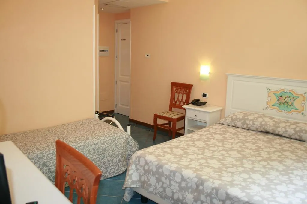 Room, Hotel Doria Amalfi, Naples